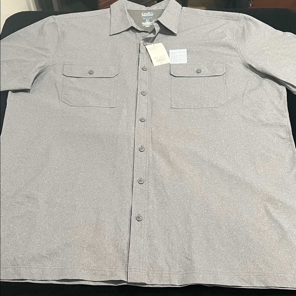 Croft and Barrow  Men's Light Gray Casual Button-Down Shirt NWT